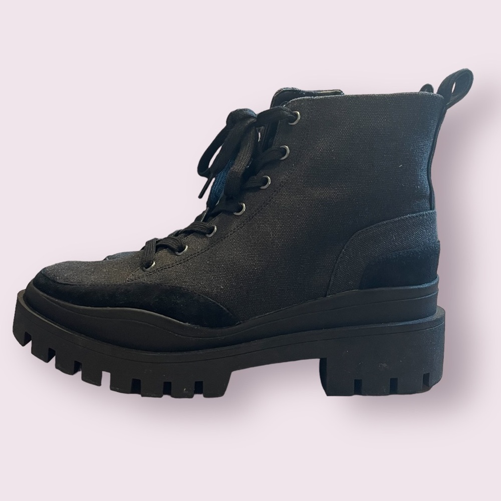 Vionic Size 9 Mellie Black Canvas Suede Boots